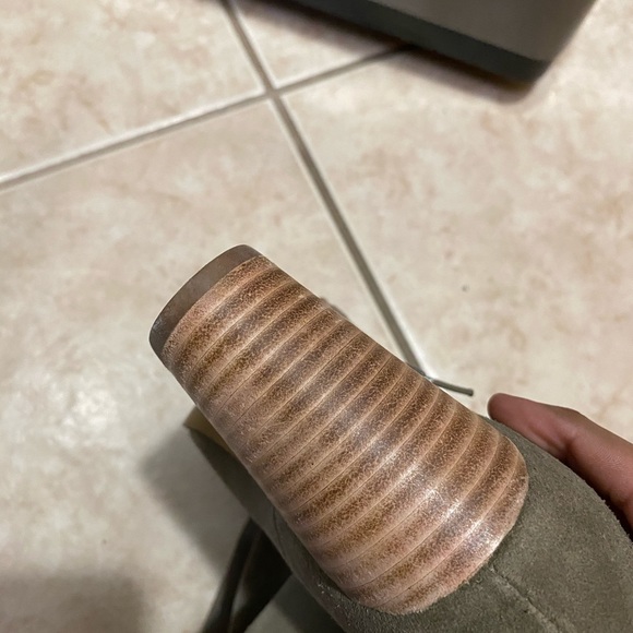 Tall boots - Picture 6 of 6